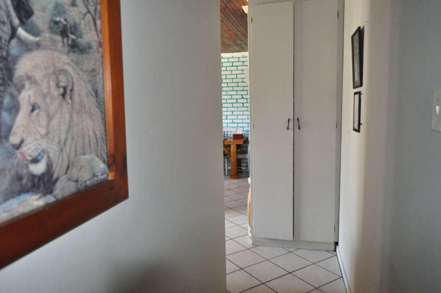 6 Bedroom Property for Sale in Wavecrest Eastern Cape